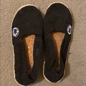 black Penn State flats